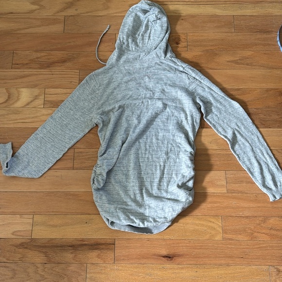 Motherhood Maternity | Gray/Silver Sweater/Hoodie | size M - Picture 7 of 7